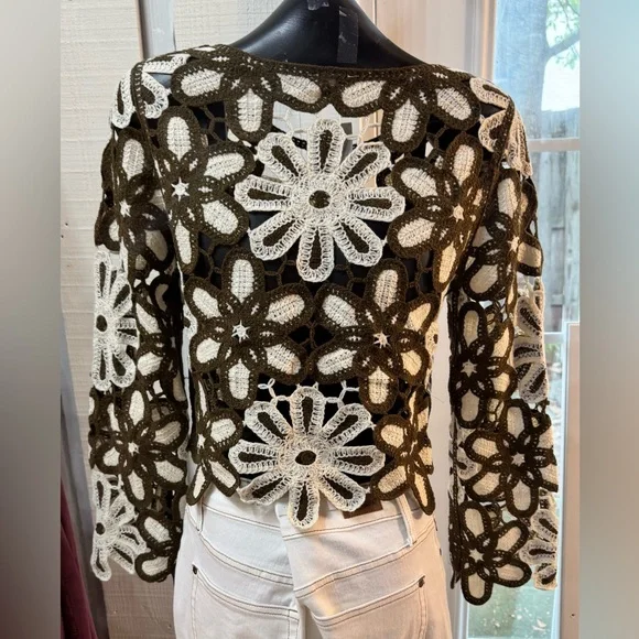 POL Floral Crochet Cropped Sweater - Brown and White - Picture 2 of 4